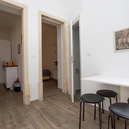 Vintage W/ Terrace Apartment Lisbon