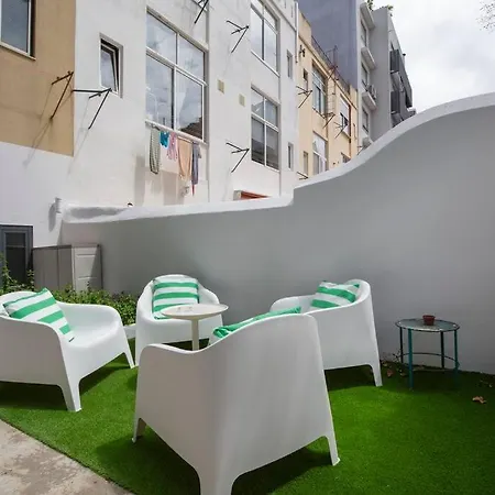 Apartment Vintage W/ Terrace Lisbon