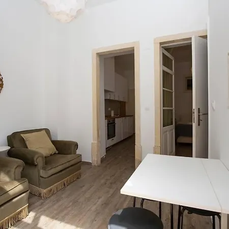 Apartment Vintage W/ Terrace Lisbon